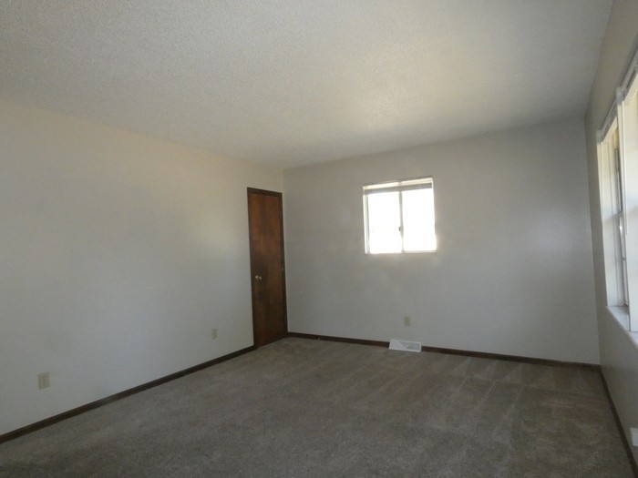 7114 N Park Ave - Photo 3 of 17