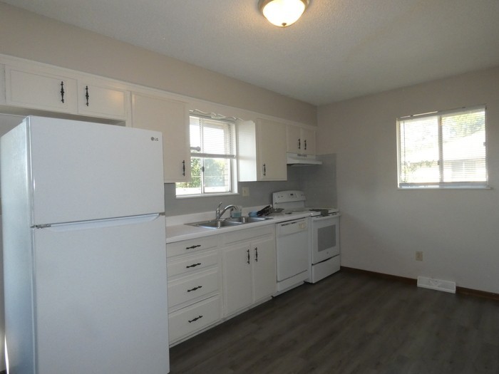 7114 N Park Ave - Photo 6 of 17