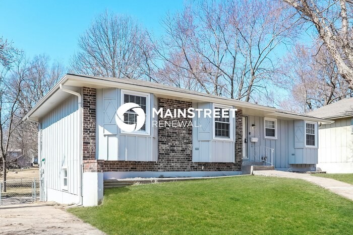 13214 Lowell Ave - Photo 2 of 17