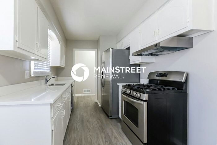 13214 Lowell Ave - Photo 7 of 17