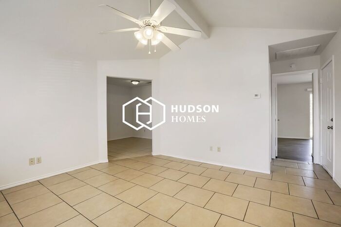 121 Carly Ln - Photo 4 of 13