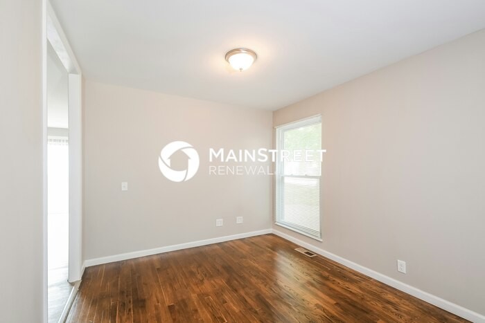3010 Chadwick Dr - Photo 4 of 16