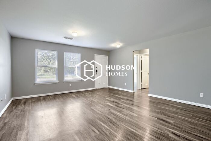 6137 Choctaw Dr - Photo 3 of 14