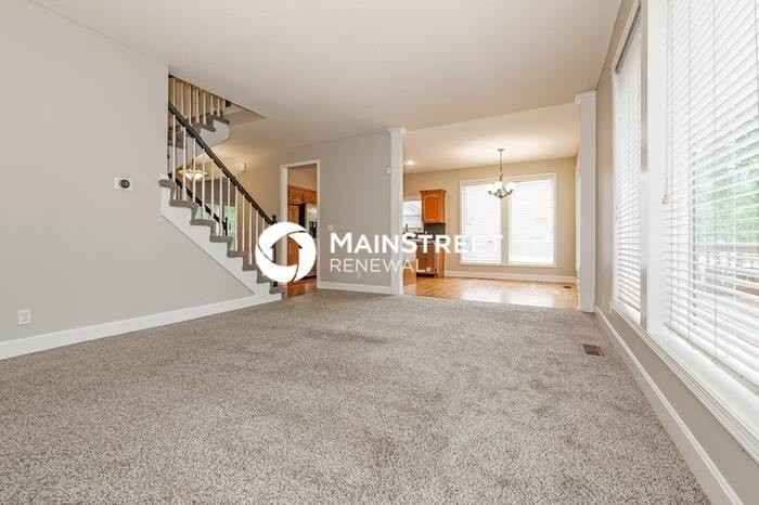 5630 N Delta Ave - Photo 2 of 18