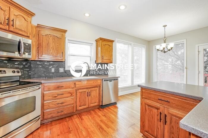 5630 N Delta Ave - Photo 4 of 18