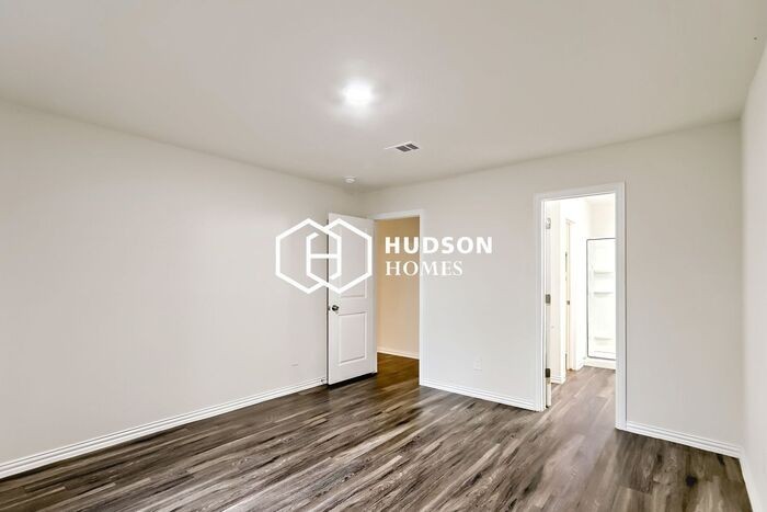 5609 Langley Rd - Photo 6 of 14
