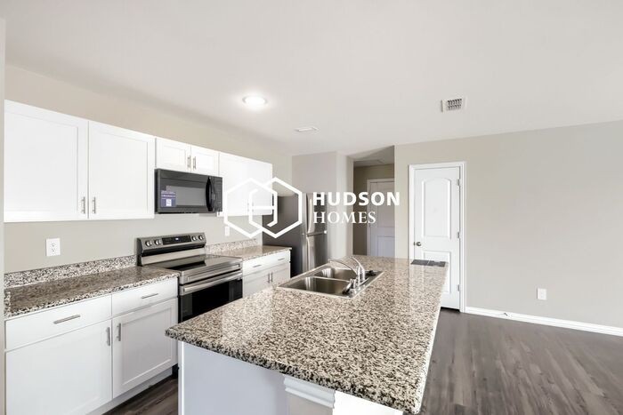 457 Bobbie St - Photo 5 of 14