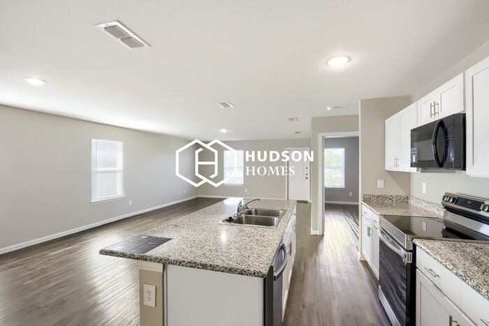457 Bobbie St - Photo 6 of 14