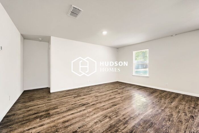 2607 Crater Dr - Photo 3 of 14