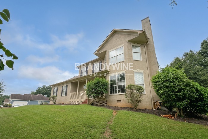 800 Lake Ridge Dr - Photo 2 of 28