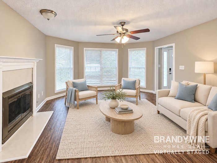 800 Lake Ridge Dr - Photo 3 of 28