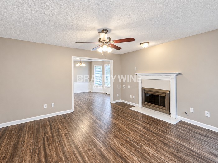 800 Lake Ridge Dr - Photo 5 of 28