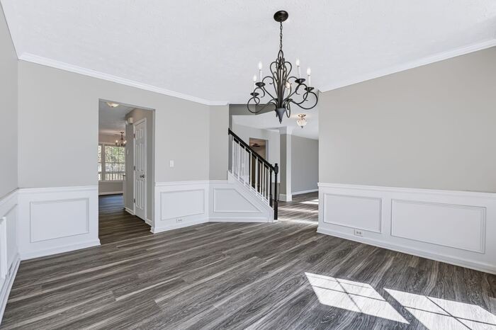 9009 Mallory Ln - Photo 6 of 31