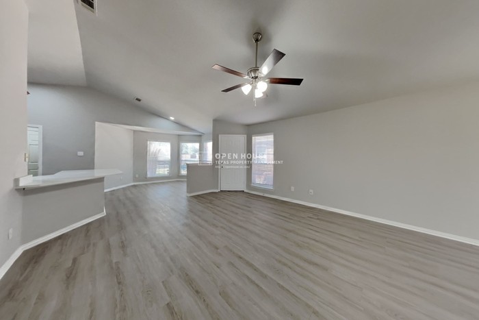 12112 Thicket Bend Dr - Photo 5 of 20