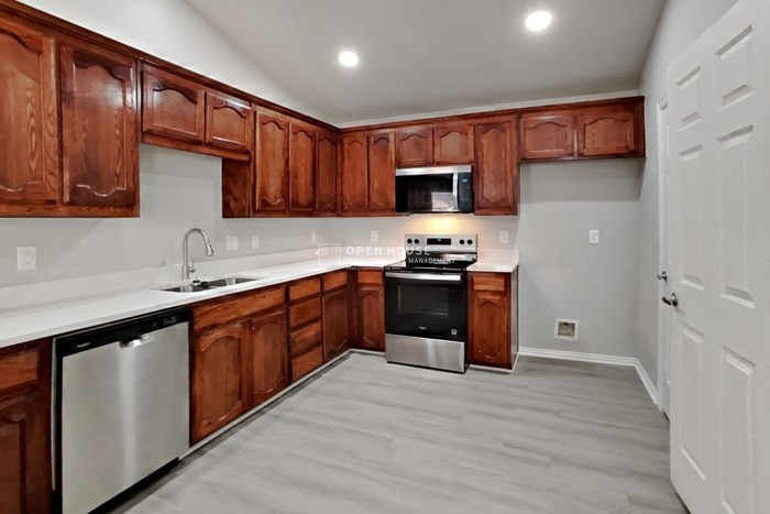 12112 Thicket Bend Dr - Photo 6 of 20
