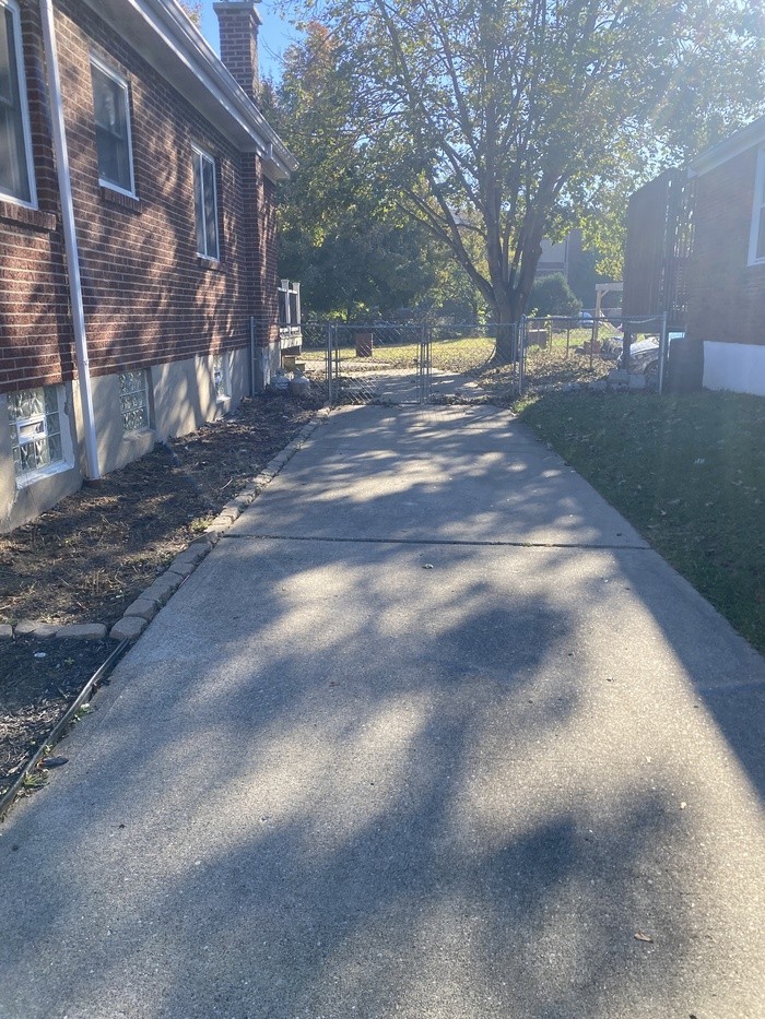 5216 Relluk Dr - Photo 5 of 12