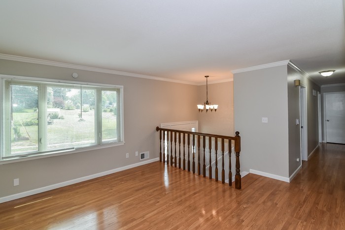 2820 S Linwood Ave - Photo 2 of 8