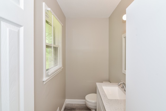 2820 S Linwood Ave - Photo 6 of 8