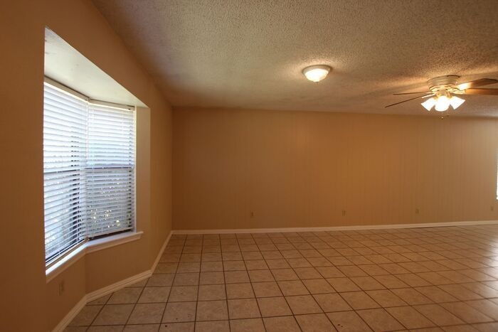 20130 Ridgerock Dr - Photo 5 of 31