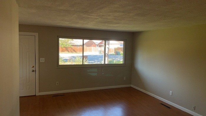 2610 Ipsen Ct - Photo 5 of 28