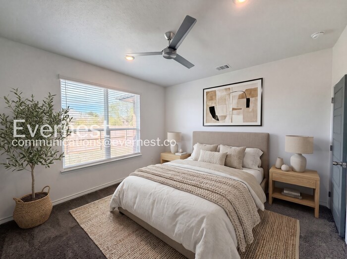 729 Freedom Cir - Photo 4 of 18