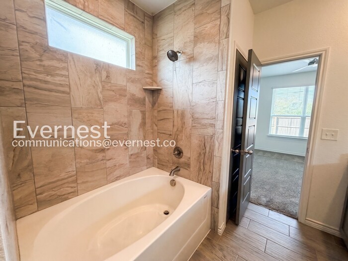 729 Freedom Cir - Photo 7 of 18