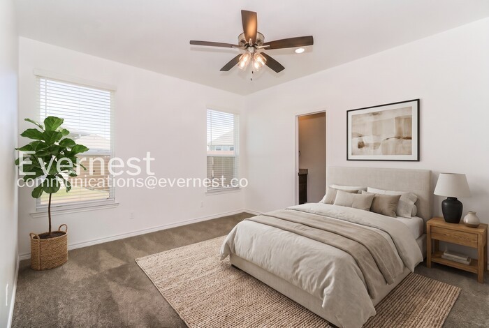 2247 Hornbeam St - Photo 5 of 22