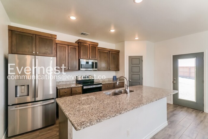 2247 Hornbeam St - Photo 6 of 22
