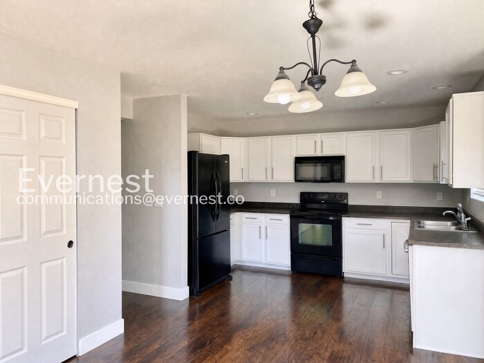 4419 Mt Sneffels St - Photo 4 of 17