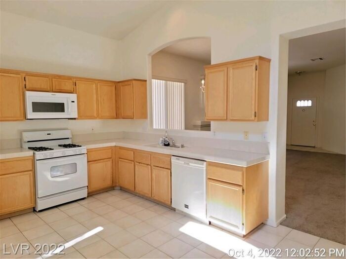 1960 Thunder Ridge Cir - Photo 7 of 28