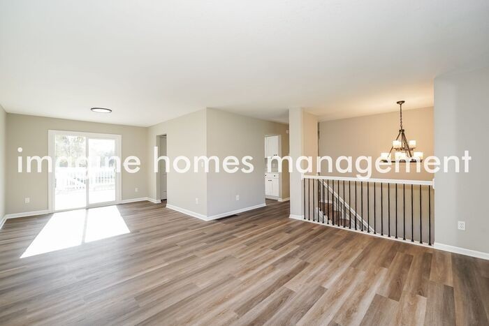 1072 Crow Trl - Photo 3 of 18