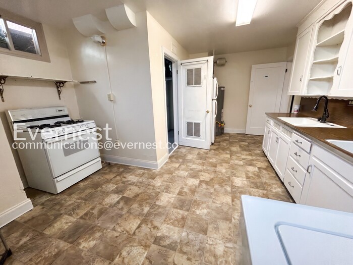 1326 E Kiowa St - Photo 4 of 18