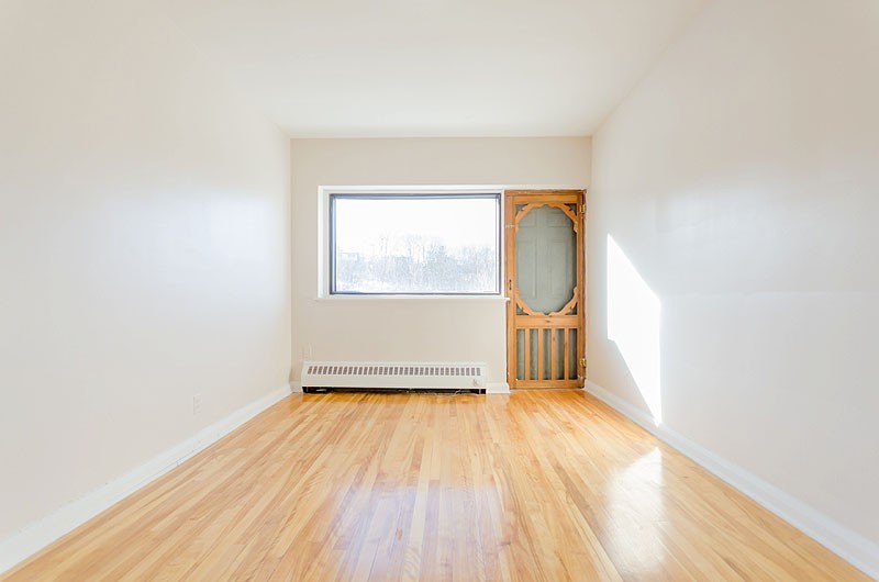 236 Jogues Street - Photo 5 of 10