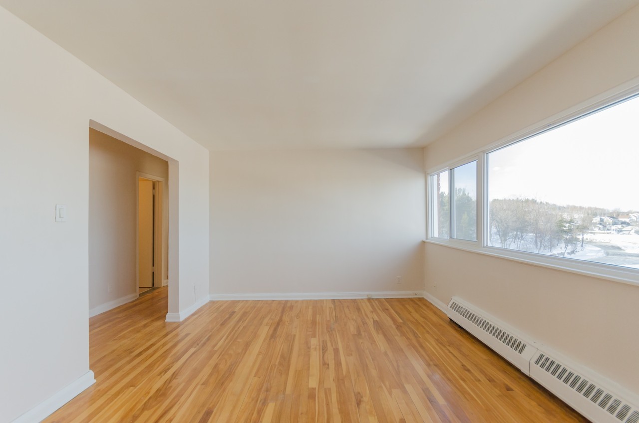 236 Jogues Street - Photo 3 of 10
