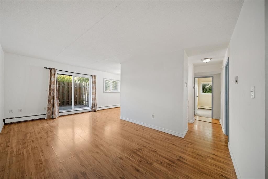 319 Apartment Building - Photo 2 of 9