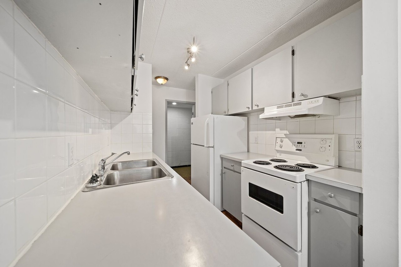 319 Apartment Building - Photo 5 of 9