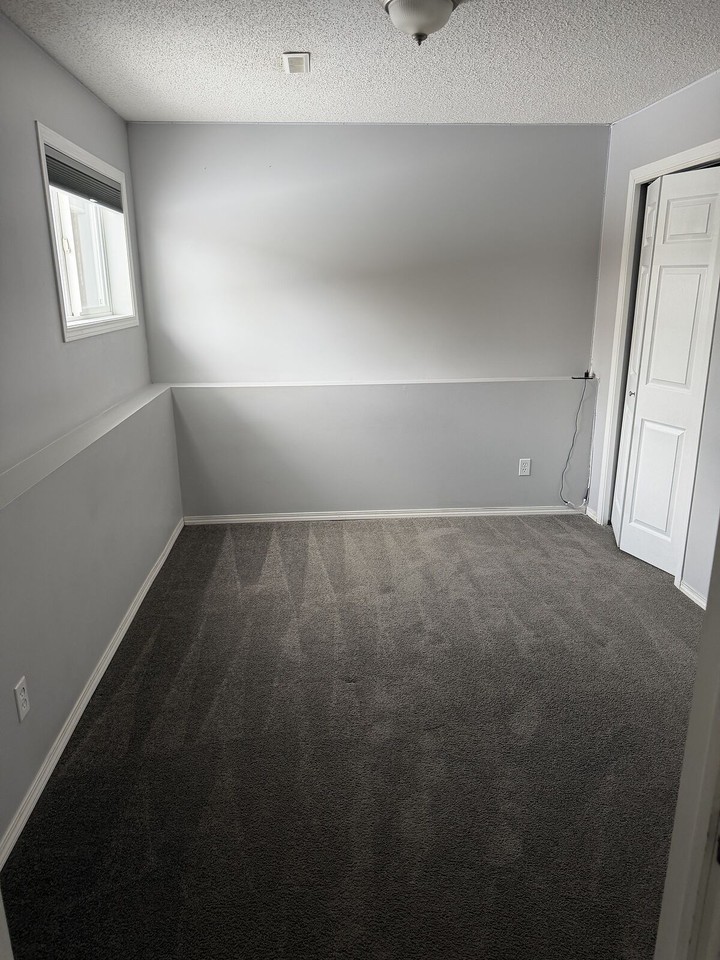 96 Hillview Dr - Photo 2 of 4
