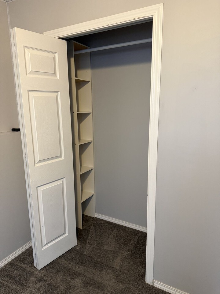 96 Hillview Dr - Photo 4 of 4