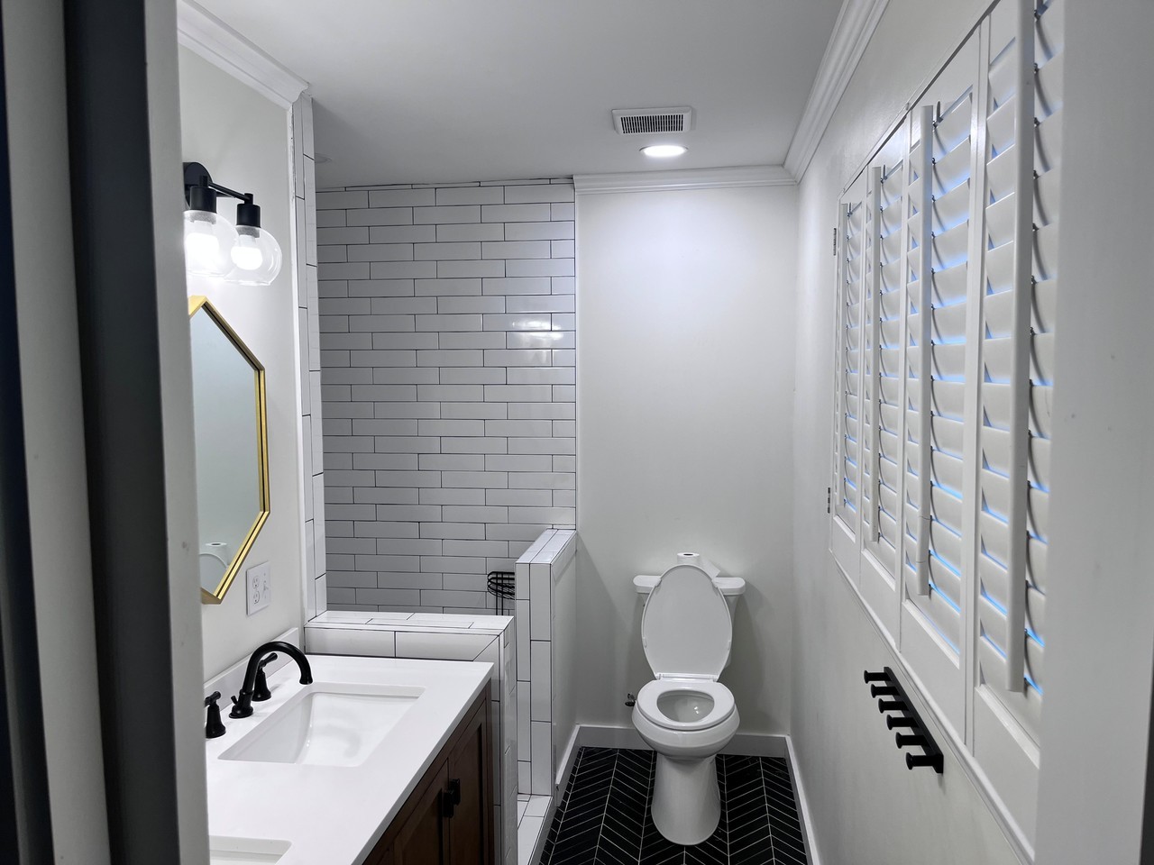 2254 Locke Cir #NA - Photo 6 of 7
