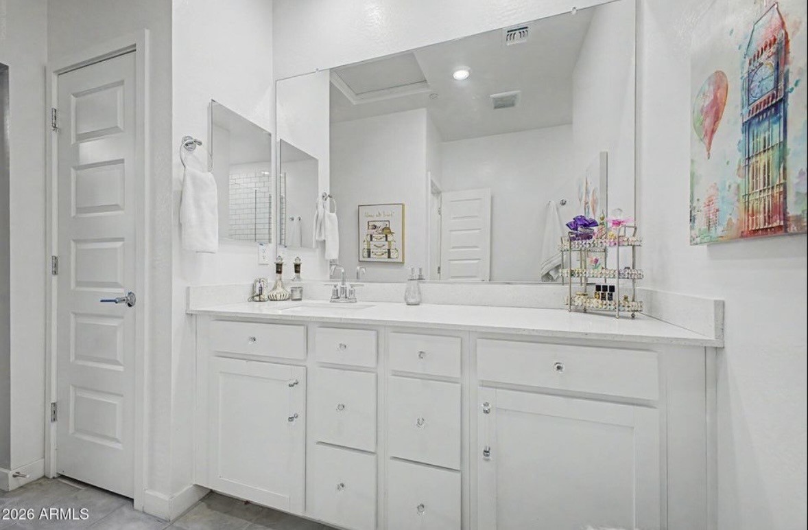 2721 S Decatur Dr #101 - Photo 3 of 4