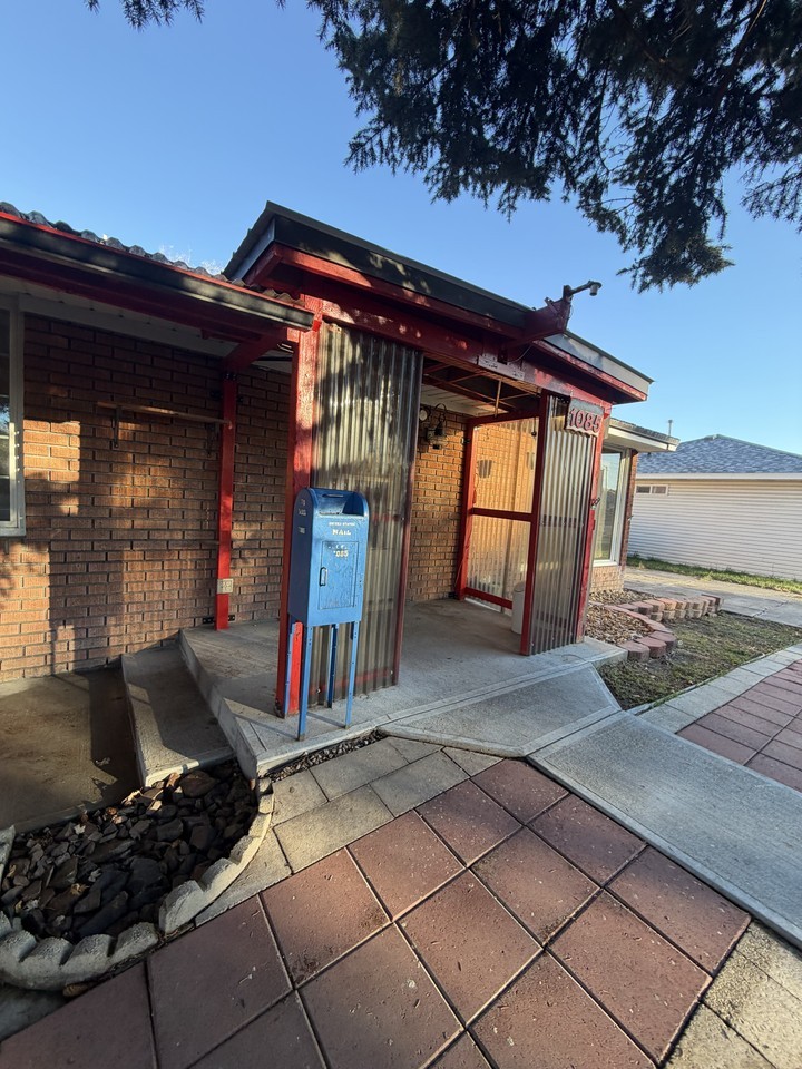 1085 Cathryn Ave #NA - Photo 2 of 10