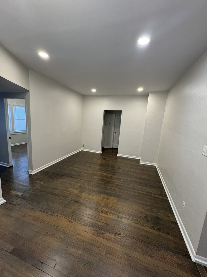 3824 S Iowa Ave - Photo 3 of 13