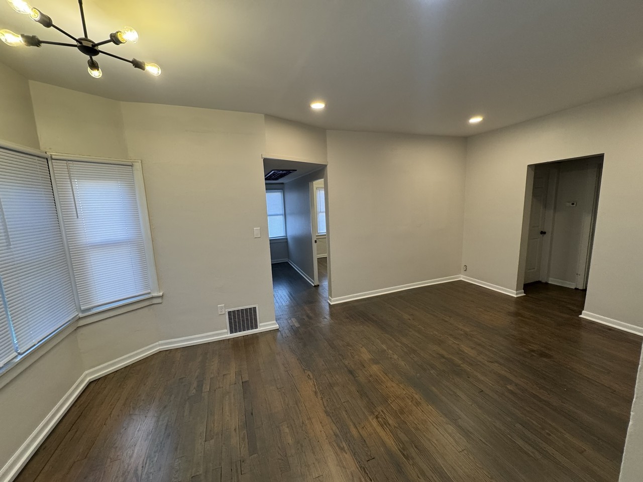 3824 S Iowa Ave - Photo 4 of 13
