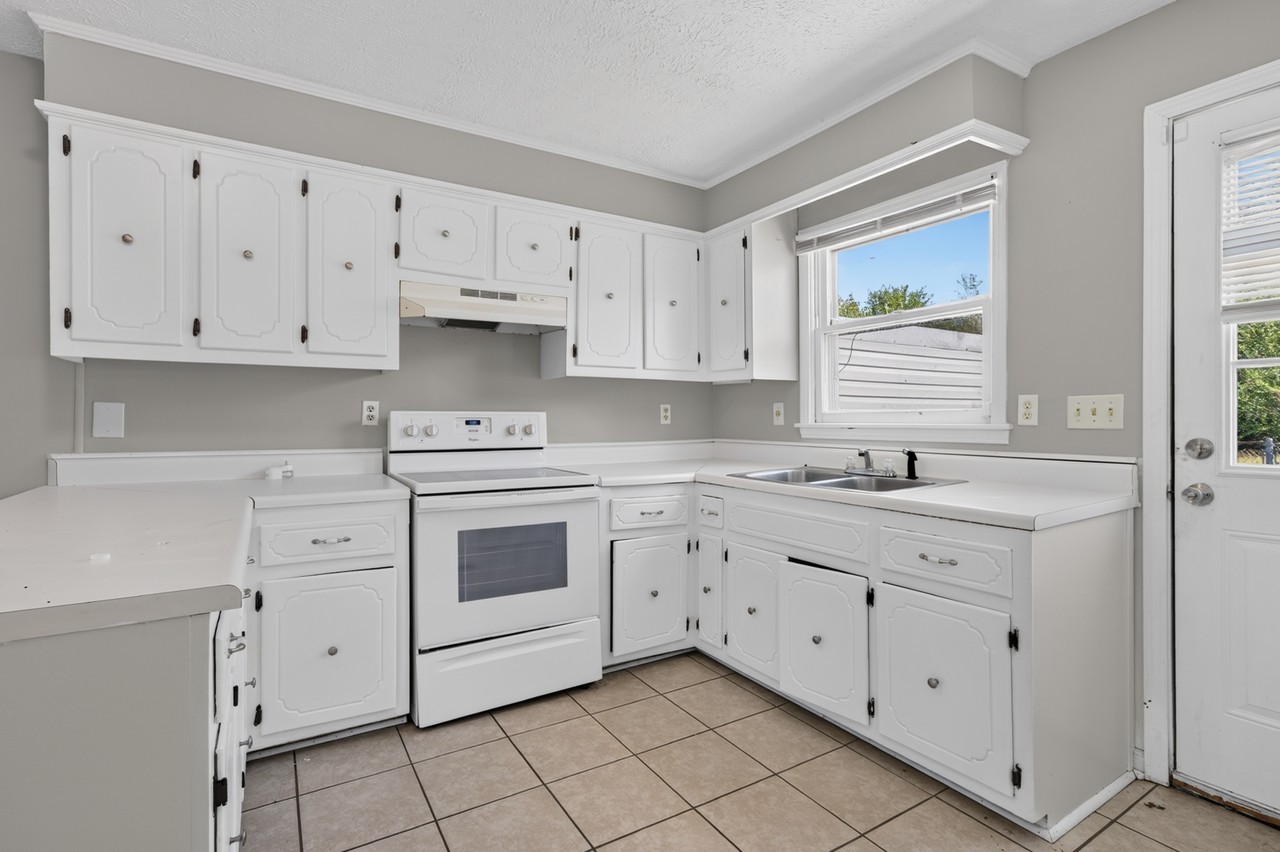 128B Batey Cir #B - Photo 3 of 16