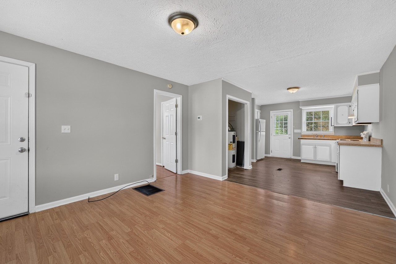 128A Batey Cir #A - Photo 5 of 16