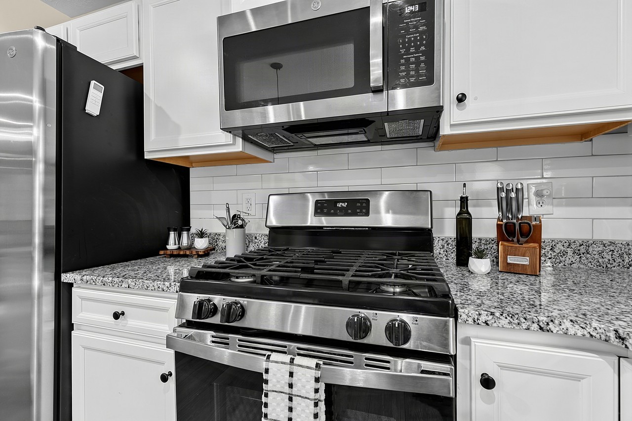 2748 Green Valley Dr #NA - Photo 4 of 19