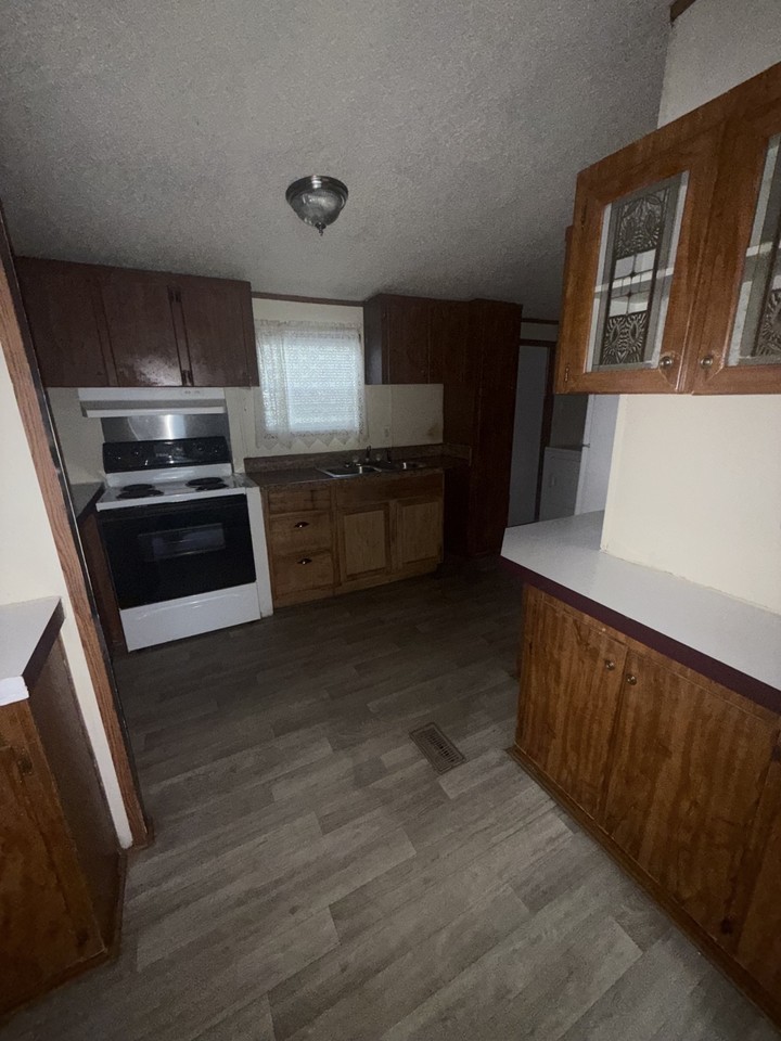 480 New Castle St #NA - Photo 6 of 7