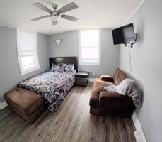 featured image of 720 Anderson St #4