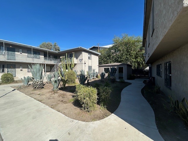 2203 E El Segundo Blvd #9