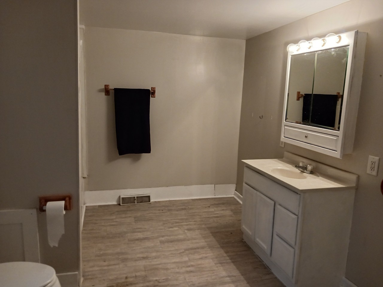 204 1/2 S 2nd Ave #1-2 - Photo 5 of 6